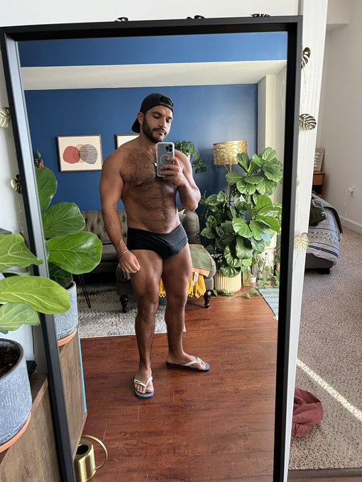 ☀️ the beach was so nice yesterday 😮&zwj;💨 https://t.co/Tift3o2SxY