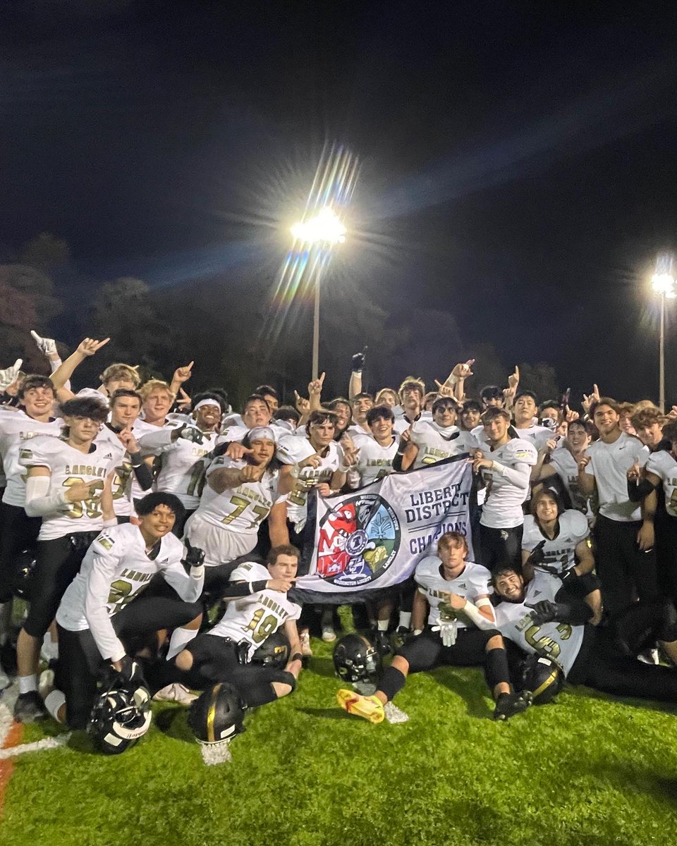 FootballLangley's tweet photo. 2022 Liberty District Champions🏆🏈
Back to Back Rotary Cup Champs🏆 https://t.co/QR9a3fHdDx