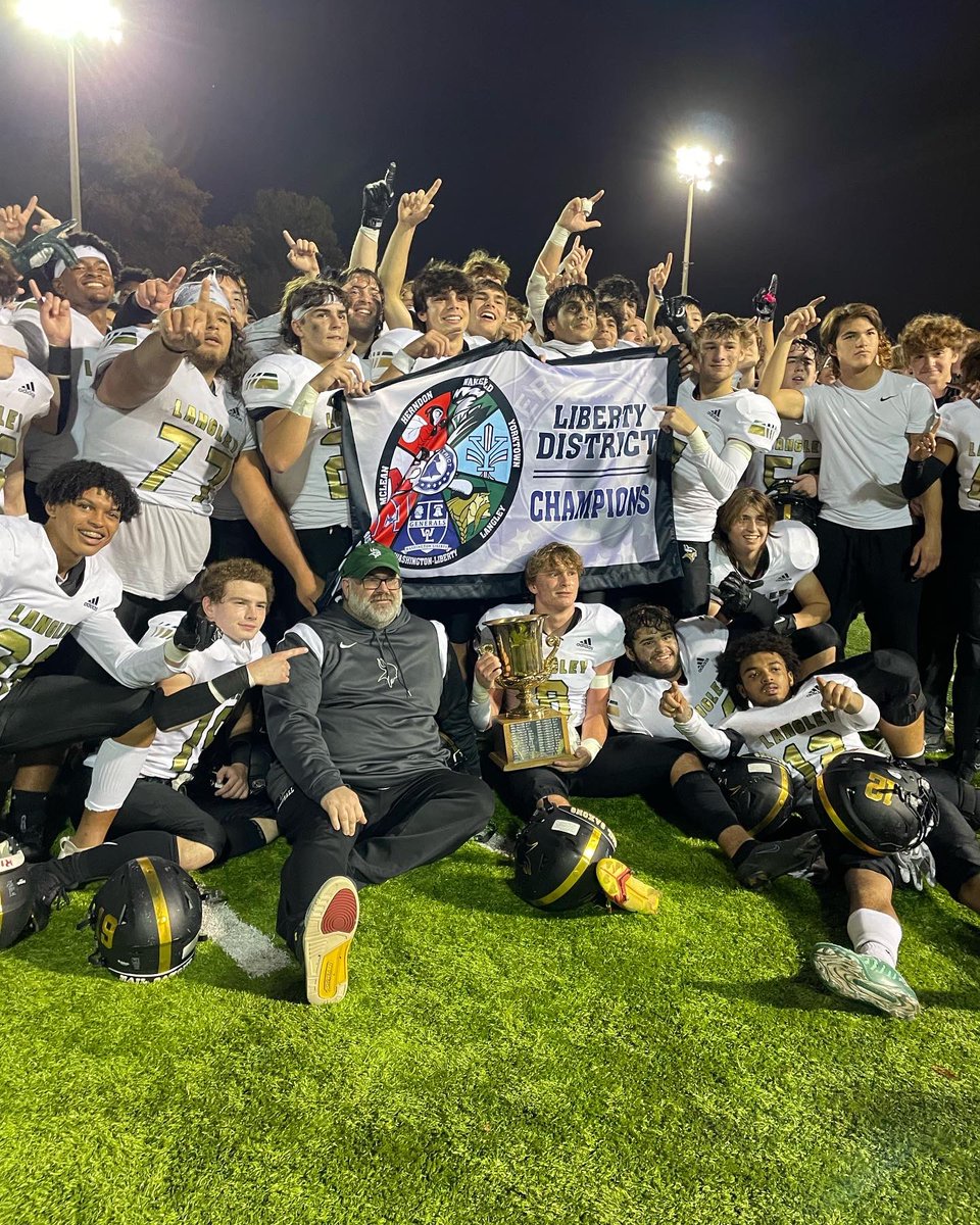 FootballLangley's tweet photo. 2022 Liberty District Champions🏆🏈
Back to Back Rotary Cup Champs🏆 https://t.co/QR9a3fHdDx