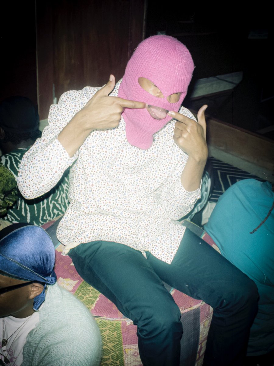 3SIDEMUSIC's tweet photo. 3SIDEGOOF

A pen turns into a paintbrush in his hands. As a songwriter, he creates lush environments with harmonious melodies and intriguing story. As a performer, his bright and fun spirit is in full charming effect. 3SIDEGOOF brings fresh color to world of art. https://t.co/tGKR2Eq9o3