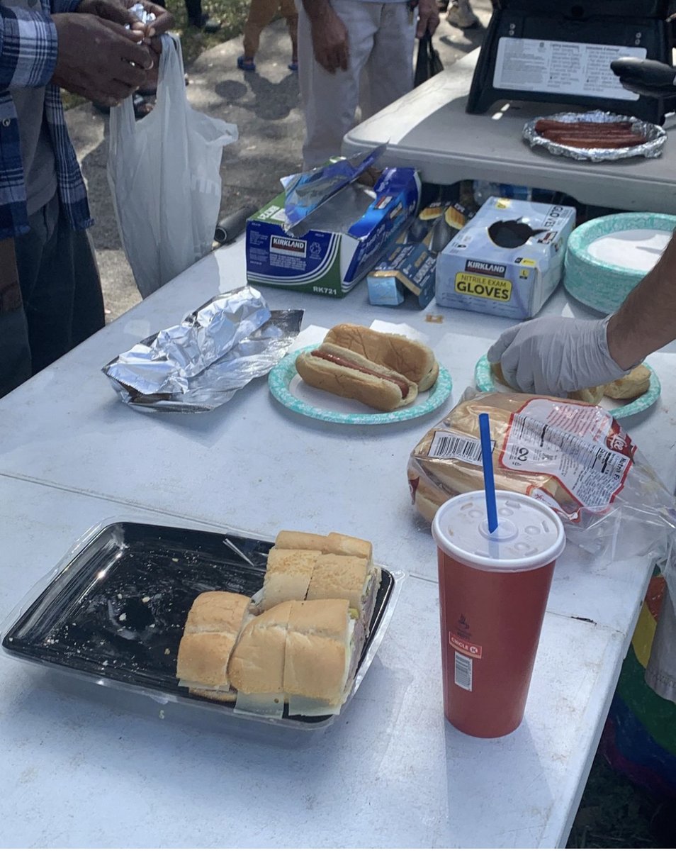TropCommunists's tweet photo. Another lovely day in Borrell Park yesterday - big shout out to everyone who came to grab a hotdog, drop off supplies, or meet with us about tenants issues here in Tampa. https://t.co/xpxvTrGIfv
