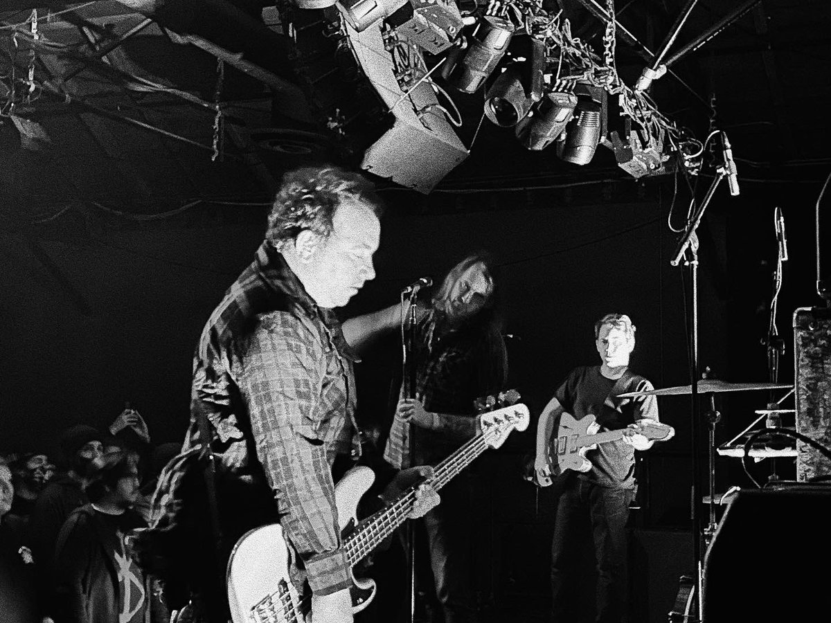 Pianos Become The Teeth tweet media