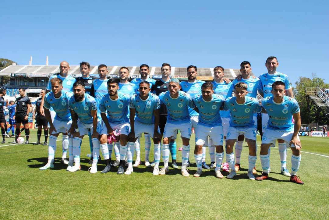 DEFENSORES UNIDOS ESTÁ EN LA PRIMERA NACIONAL‼️

🏟️ El CADU igualó sin goles con Villa San Carlos pero venía de ganar 2-1 en la ida y se clasificó a la 2da división del fútbol argentino por primera vez

🎙️<a href="/sergiozarratea/">Sergio Zarratea 🎙</a>, <a href="/TanoAzzaro/">Tano Azzaro</a>, <a href="/ManoloAntu/">Manuel Antuña</a> y <a href="/nicogleizer10/">Nicolás Gleizer</a> en <a href="/ElAscensox3/">El Ascenso x3</a>.