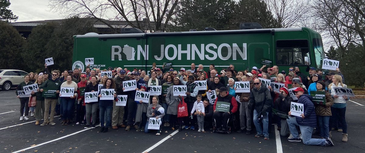 2ndForRon's tweet photo. Great morning in Middleton with @RonJohnsonWI on #RonsRoadTour!

He was also nice enough to stick around and have lunch with some of our volunteers!

2 days until we turn Wisconsin red. https://t.co/i2PCVMmXPc