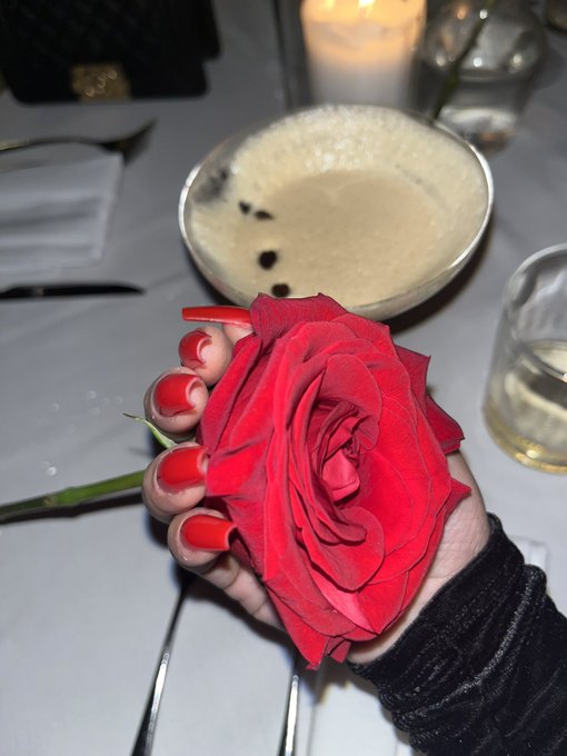 @Drake & @21savage ? release dinner https://t.co/oy3SL0VPYD