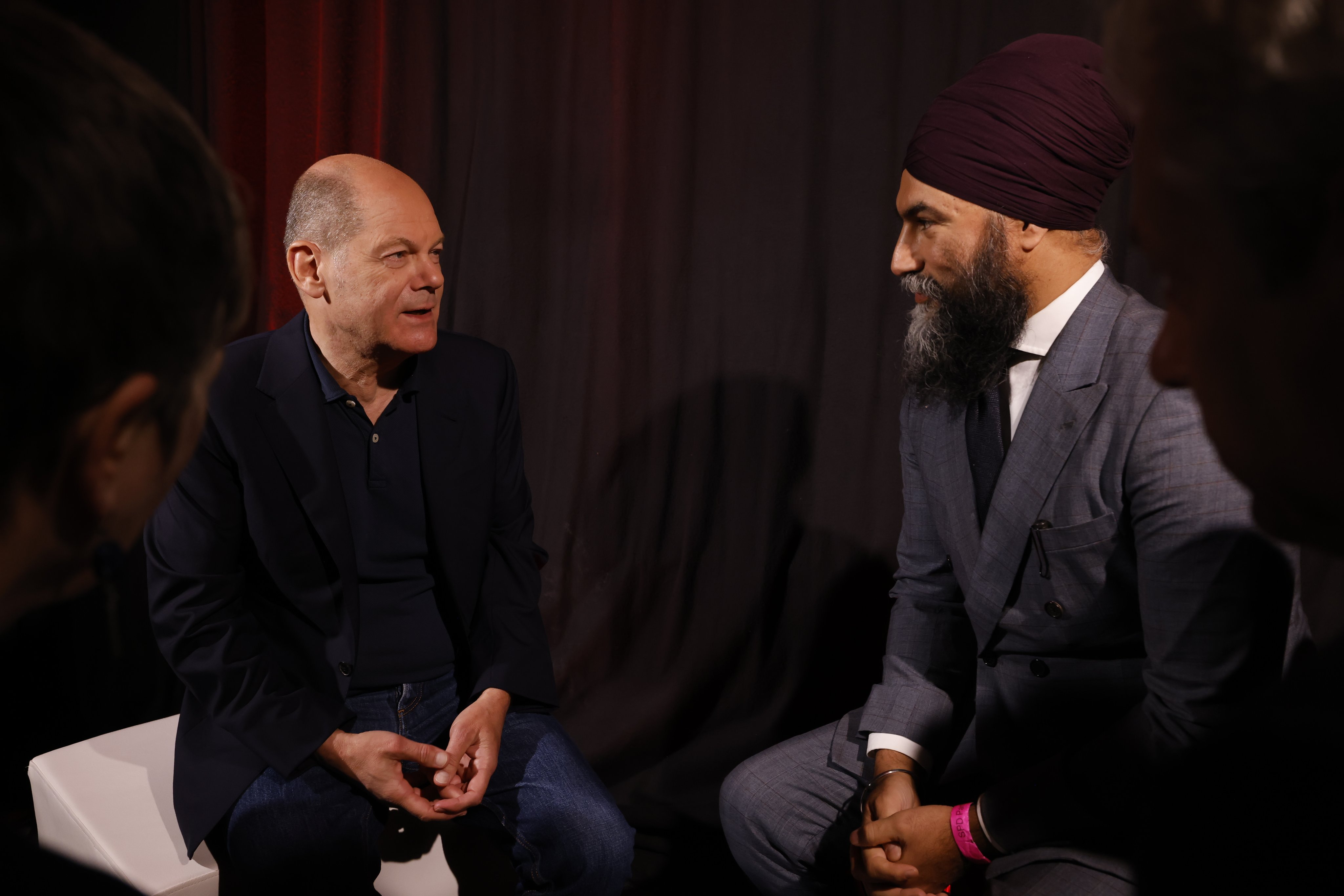 Jagmeet Singh on Twitter: "I was honoured to speak with Chancellor @OlafScholz. His campaign about respect for working people in Germany was inspiring. As is the work his party and his government