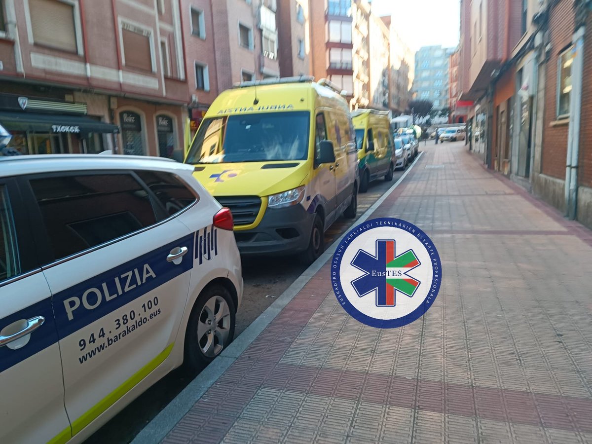 Aviso en #Barakaldo. Se activa doble respuesta #ambulancia #SVB de @htgroup112…