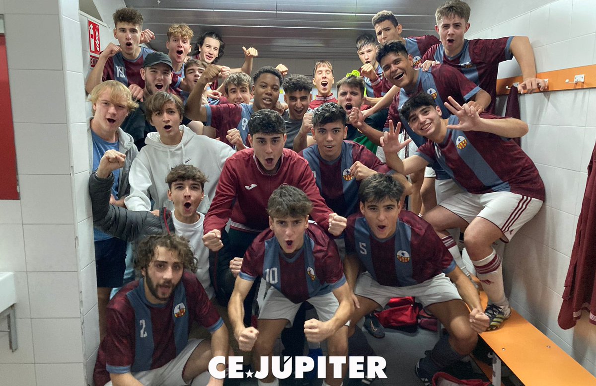 JUVENIL B |
Final. 
|3-0|
<a href="/CE_Jupiter/">CE Júpiter</a> 🆚 Acadèmia L'H

⚽ Pol
⚽ Samuel
⚽ Ferran