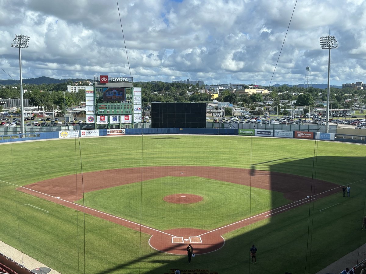 En la oficina de trabajo en Estadio Isidoro García de Mayagüez junto a Arturo Soto para juego inaugural Caguas vs Indios a 4:00 pm por ⁦<a href="/wiac740am/">WIAC 740 AM</a>⁩