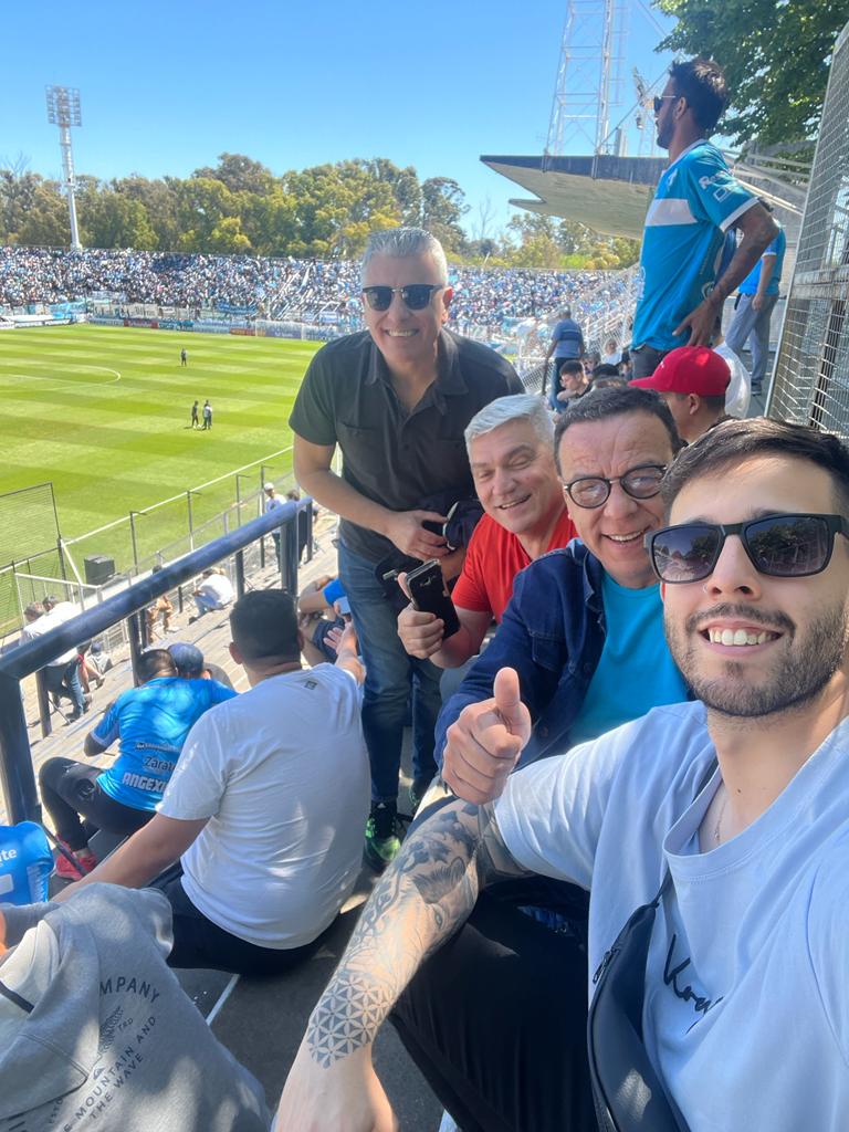 Osvaldo Cáffaro (@caffaroosvaldor) on Twitter photo ¡Qué alegría enorme! El club de mis amores está en Primera Nacional. Gracias a este enorme equipo, a su cuerpo técnico, a los directivos y a la gran familia celeste por este sueño. ¡Orgullo zarateño! 💙💙💙
<a href="/caduoficialok/">Defensores Unidos</a> 
<a href="/dmonterocadu/">Diego Montero</a> ¡Qué alegría enorme! El club de mis amores está en Primera Nacional. Gracias a este enorme equipo, a su cuerpo técnico, a los directivos y a la gran familia celeste por este sueño. ¡Orgullo zarateño! 💙💙💙
<a href="/caduoficialok/">Defensores Unidos</a> 
<a href="/dmonterocadu/">Diego Montero</a>