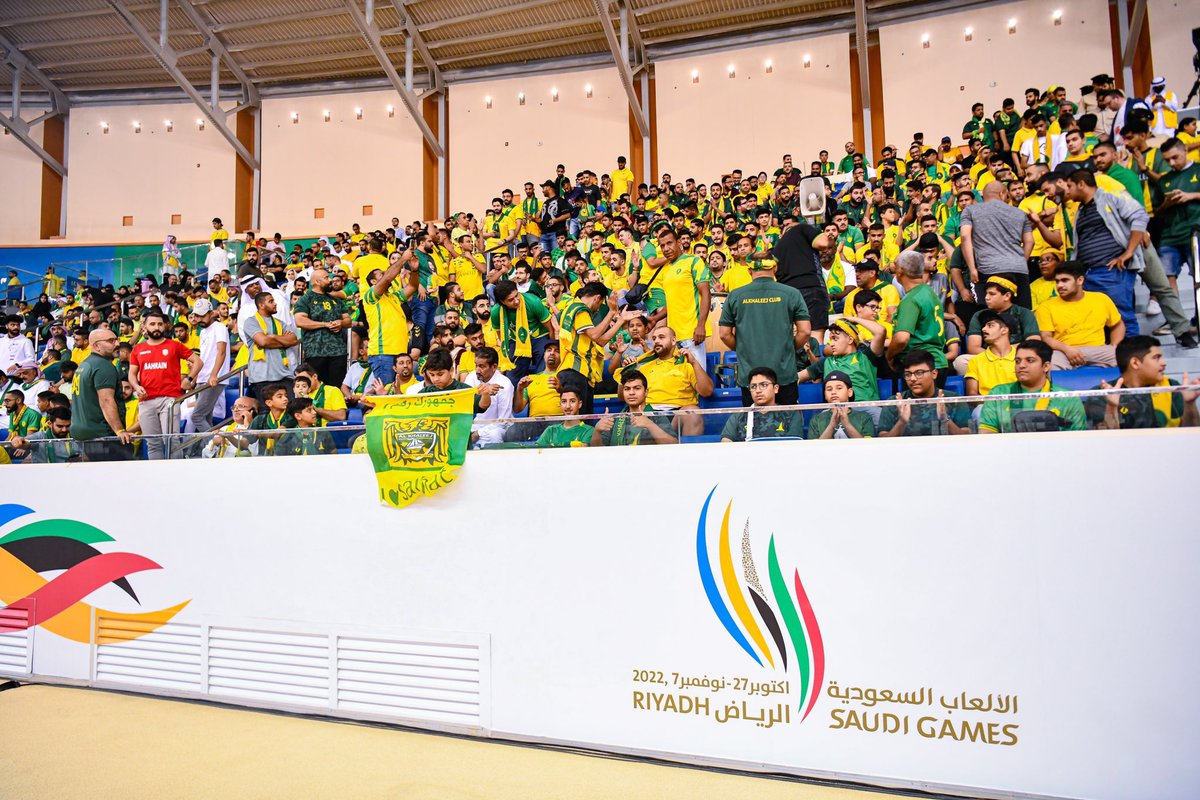 sadiq7_ali's tweet photo. المبارة في الرياض والجمهور كذا ؟؟ 
والله ماترجعو خايبين 🔰
 الف الحمدلله والقادم اجمل واجمل بإذن الله💛💚 https://t.co/GMO7D1xQnW