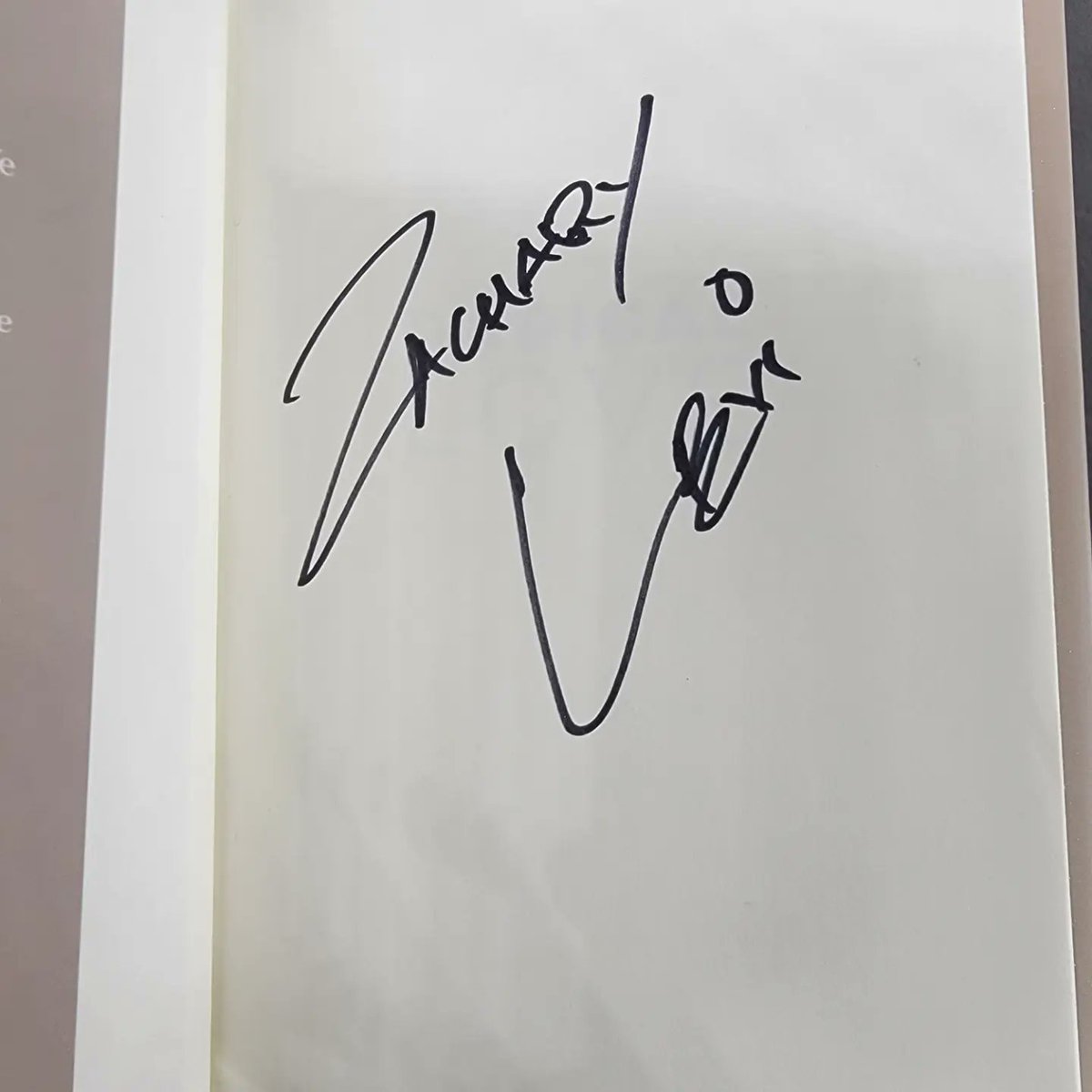 Slideaway81's tweet photo. Thanks @ZacharyLevi for taking the time to come to RICC.  It was great to tell you how much your book means to me. And appreciate your words of wisdom today. https://t.co/7tjdr6rMZf