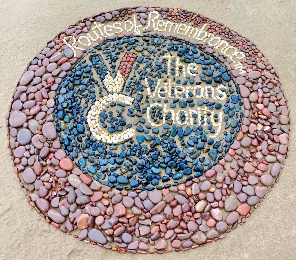 RemembeRoutes's tweet photo. Incredible work by the #Beach4Art
team in Devon!
#CreatingRemembrance
#BeachArt https://t.co/fjHVq8TgPD