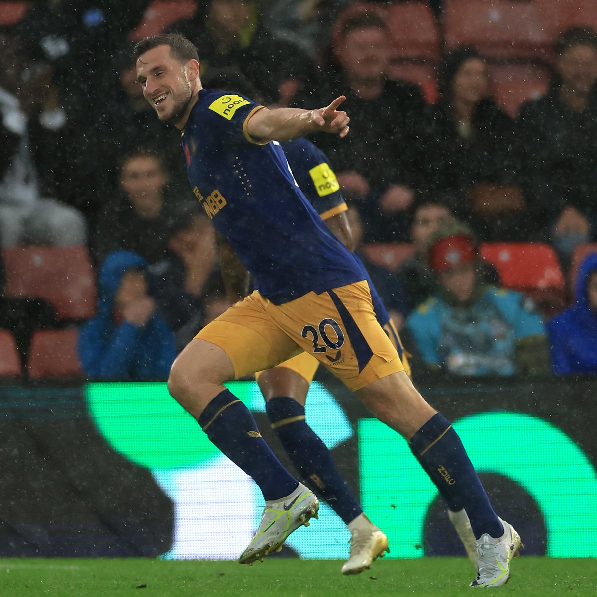 NUFC's tweet photo. 🙌 @officialcwood 🙌 https://t.co/gw1aOTcxC3
