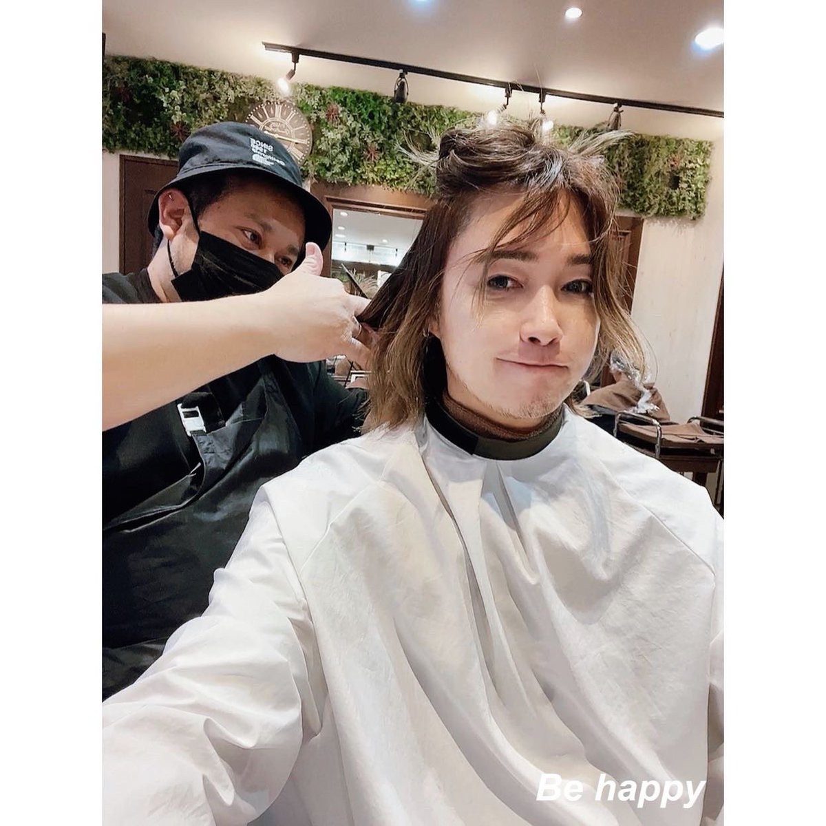 hynata_up's tweet photo. 急にショートヘアしたくなッてpeissyのBONさんとこ行ッたら✂︎短くしたい衝動✂︎✨抑えてくれて、その代わりにめッちゃ段入れてくれて前髪造ッてくれた😂♬

結果大満足〜〜🙌✨
いつもありがとうﾃﾞｽ🙏

#peissy
#ヘアカット https://t.co/8AeP7j0iWf
