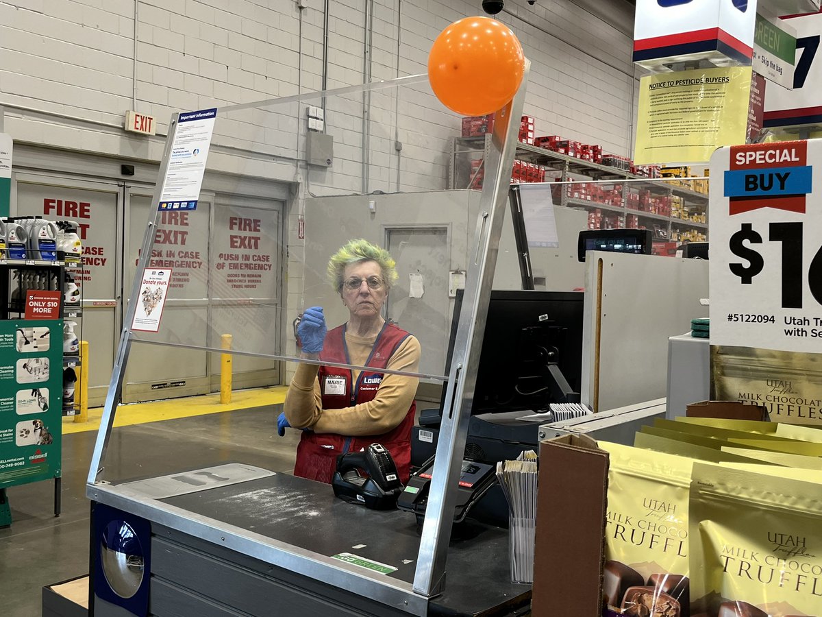 Chuck_Padre's tweet photo. Lowes Newington star cashier Marie last week 1 LCC and a LPP close rate of 14.3%. She has started off this week with 3 LCC and over 14% LPP close rate and she has started off today with a LPP. @TweetUsR30 https://t.co/JjzPdbU52K