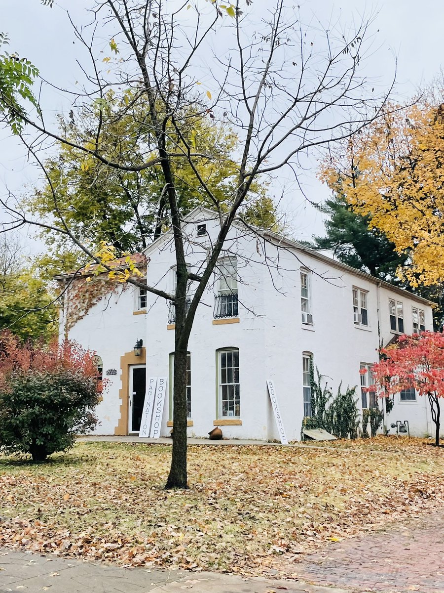 We are open on this gorgeous Sunday from 12-5! It’s always the perfect day for a new book (or three!)! 🥰📚