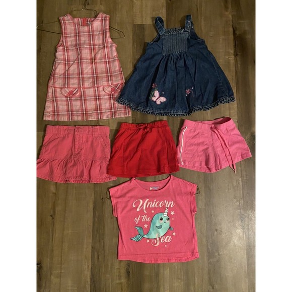 Ava7070's tweet photo. So good I had to share! Check out all the items I'm loving on @Poshmarkapp #poshmark #fashion #style #shopmycloset #mayfairkids #sonomaetc #oldnavy: https://t.co/EAtpBlFxd6 https://t.co/rwVw3YOnrN