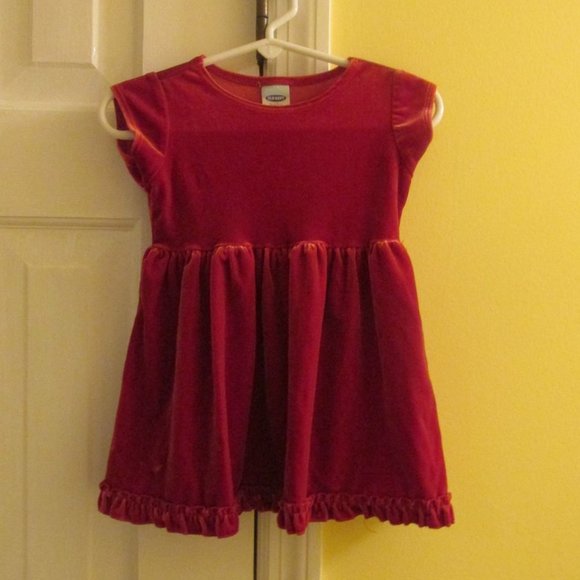 Ava7070's tweet photo. So good I had to share! Check out all the items I'm loving on @Poshmarkapp #poshmark #fashion #style #shopmycloset #mayfairkids #sonomaetc #oldnavy: https://t.co/EAtpBlFxd6 https://t.co/rwVw3YOnrN