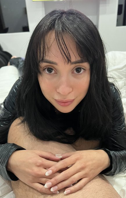 Caption this 😂🙈 https://t.co/IWCegEkby6