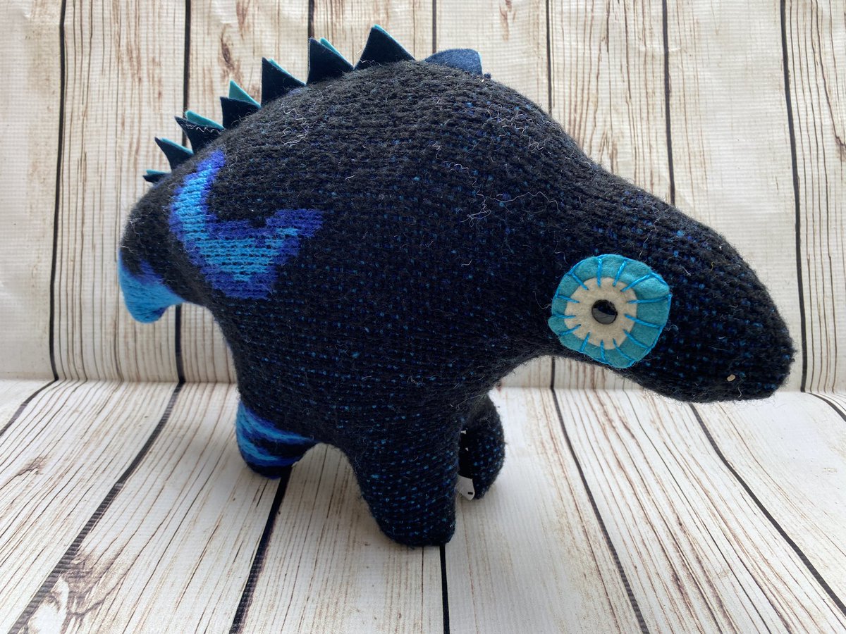 tigerflight's tweet photo. Pretty in love with these stegosaurus pillows I just made https://t.co/FK8xCIs6oO