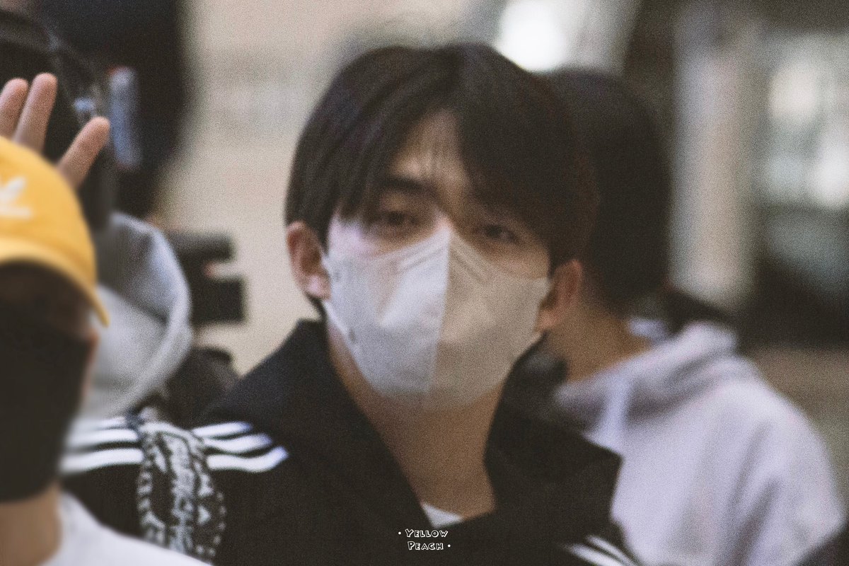 htgdmw's tweet photo. 221106 GMP  출국

잘 안 보여ㅜㅜ

#SEVENTEEN    #세븐틴  
#에스쿱스            #SCOUPS https://t.co/lbCRT0Oxqo