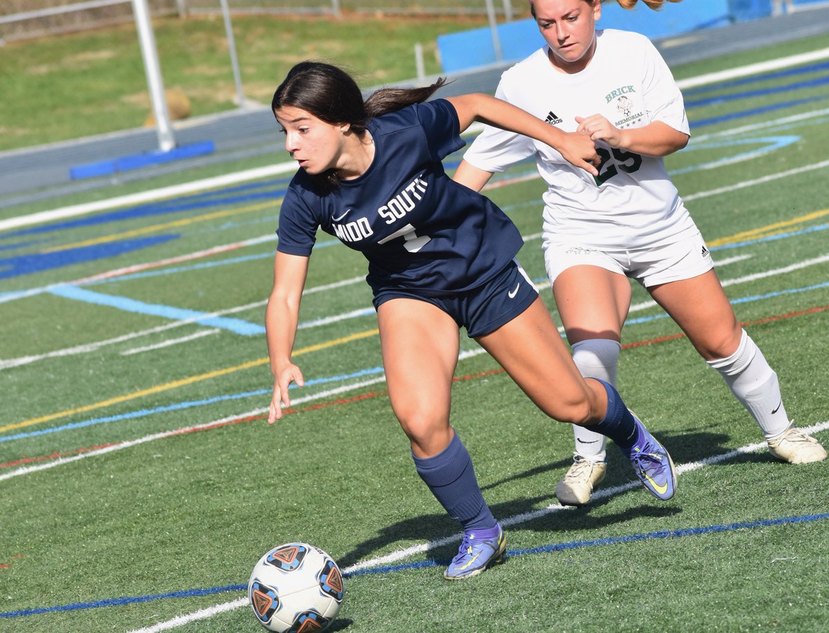 CJ GROUP III GAMER: Makayla Jaffe (game-high 2 goals) knocks in double overtime winner to lift Middletown South (<a href="/mhssgirlssoccer/">Megan Barry</a>) to its 3rd sectional title since 2017. CC: <a href="/MHSSathletics/">MHSS Athletics</a> <a href="/Abby17Doherty/">Abygail Doherty</a> @StacyATCSouth <a href="/MiddsouthNation/">Midd South Nation</a> #NJSoccer ⚽️   centraljersey.com/2022/11/06/jaf…