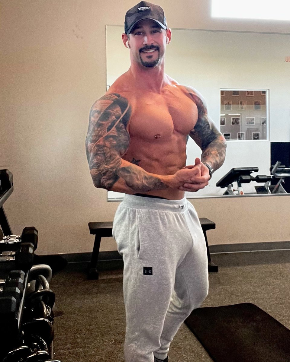 beastsofIG's tweet photo. Logan Chase

IG: firefighter28220

#beastsofinstagram #muscle #muscleguy #bodybuilding #bodybuilder https://t.co/ZYl1u6QmaT