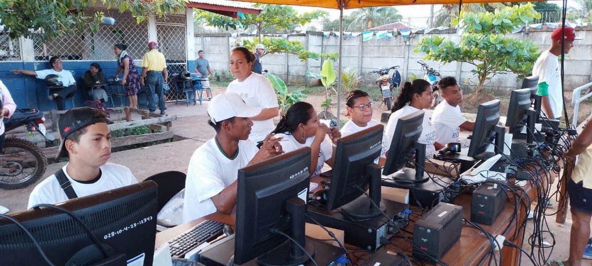 ...para que las y los nicaragüenses ejerzan su Derecho Universal, Libre y Soberano al Voto

¡Con tu voto vos decidís! ☑