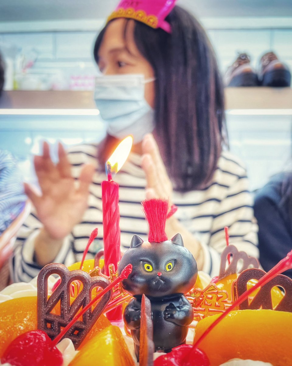 wilson1980's tweet photo. Happy birthday to Mom ❤️
#birthday #happybirthday #bday #family #happyday #happy #maisofubi #mainagamoto #ナガモトマイ #フテネコ #ソフビ #NORAINU #FUTENEKO #ノライヌ #紅葉蛋糕 #toy #空飛ぶスケボー #maisofubi #neko @m_mainagamto https://t.co/fFi02qxlze