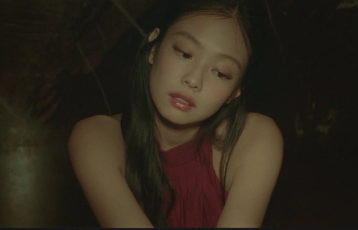 NEWSJENNlE's tweet photo. 📸 221107 #JENNIE becomes the face of Beauty Kurly, an online market platform for beauty products https://t.co/QFoLxAnE7K