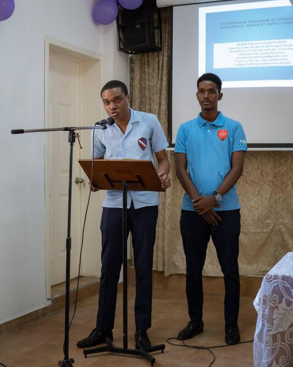 RankontEdu's tweet image. Nous faisons de l’éducation notre priorité. 6 Nov 2020 - 6 Nov 2022. 2 ans déjà a eu lieu notre premier #Panel en présentiel au #PSCSM. Merci au panélistes @etzeremile @emmadouyon @alicoalica merci aux amis de la presse @TICKETmaghaiti @nouvelliste