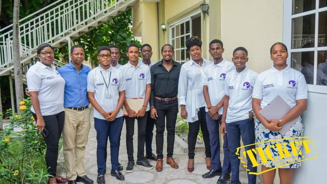 RankontEdu's tweet image. Nous faisons de l’éducation notre priorité. 6 Nov 2020 - 6 Nov 2022. 2 ans déjà a eu lieu notre premier #Panel en présentiel au #PSCSM. Merci au panélistes @etzeremile @emmadouyon @alicoalica merci aux amis de la presse @TICKETmaghaiti @nouvelliste