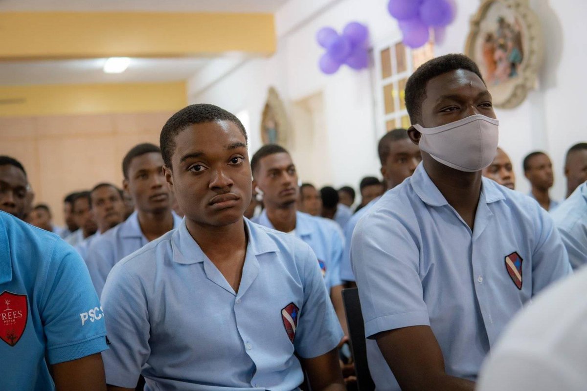 RankontEdu's tweet image. Nous faisons de l’éducation notre priorité. 6 Nov 2020 - 6 Nov 2022. 2 ans déjà a eu lieu notre premier #Panel en présentiel au #PSCSM. Merci au panélistes @etzeremile @emmadouyon @alicoalica merci aux amis de la presse @TICKETmaghaiti @nouvelliste