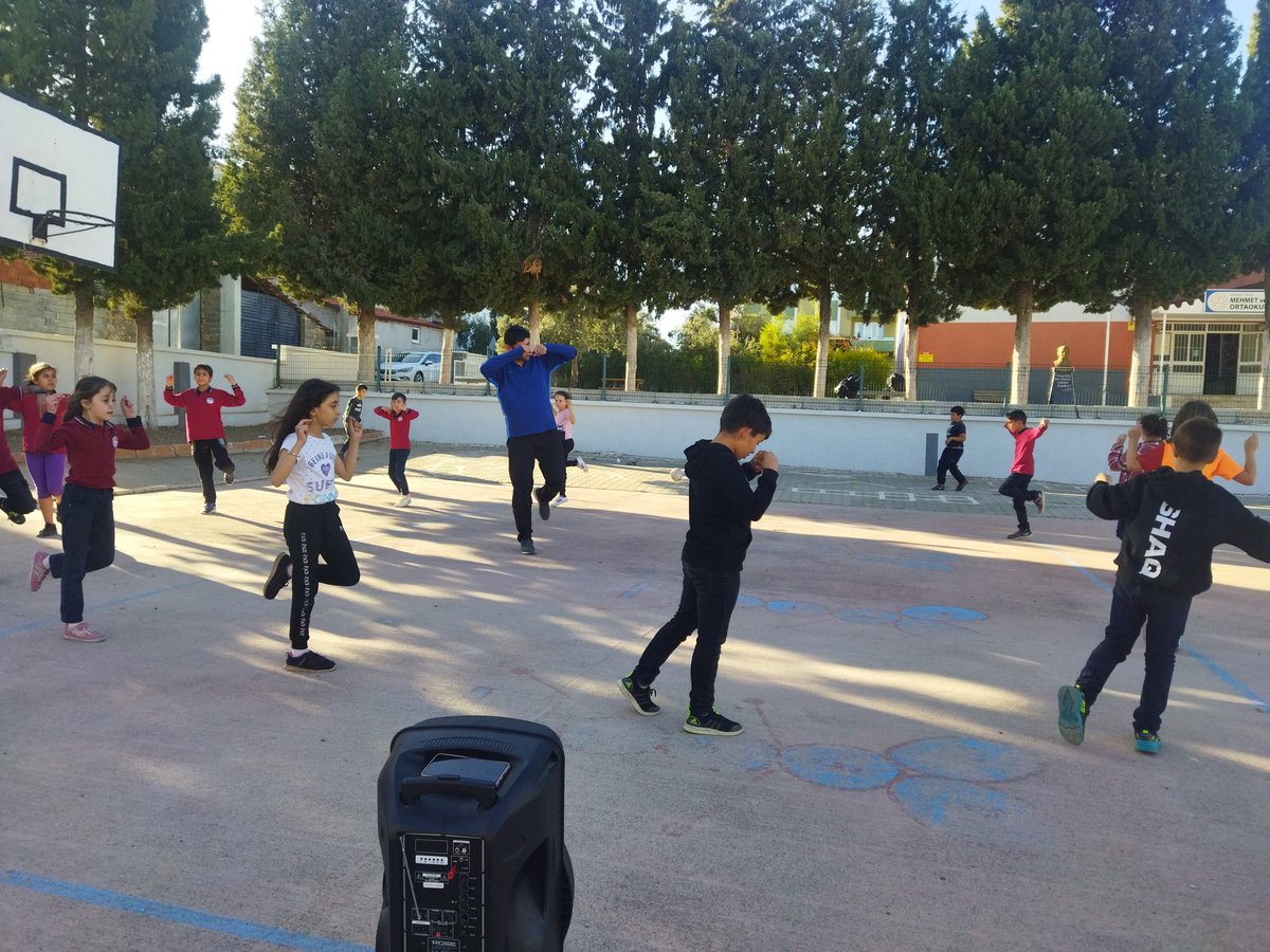 HALKOYUNLARI KURSUMUZA BU EĞİTİM ÖĞRETİM YILINDA DA DEVAM EDİYOR.
<a href="/kalemem20/">Kale İlçe Milli Eğitim Müdürlüğü</a> 
<a href="/kalekemalaraci/">Mehmet ve Kemal Aracı İO</a> 
<a href="/DenizlideO/">DenizlideBirÖğretmen</a> 
<a href="/KaleKitapOkuyor/">KalekitapOKUyorzinciri</a> 
<a href="/totak2066/">Nurettin TIKIM</a> 
<a href="/Bekirata20/">Bekir Ata</a> 
<a href="/FatmaKaygn1/">Fatma Kaygın</a> 
<a href="/MerveMertMelih/">Merve Tekin</a>