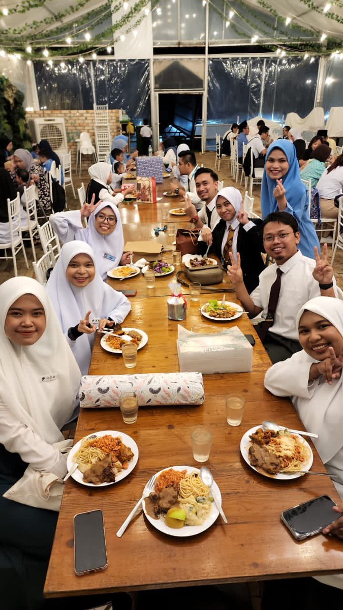 hazlijohar's tweet photo. We had fun with our employees from HQ and JB branch today.
Team player! #backtoschool #Glamz https://t.co/rS77jIx3zL