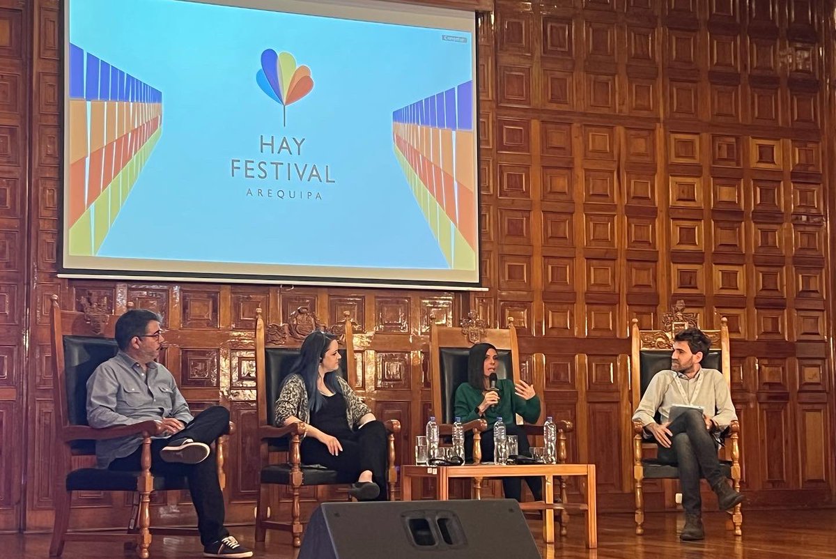 e_paniagua's tweet photo. Sold out! Fantástica experiencia en @hayfestival Arequipa. Agotados los ejemplares de #Error404libro!
Y excelente conversación sobre guerras culturales con @ocram @alexvtunzelmann y Guillermo Olmo, a quienes recomiendo seguir.
#HayFestival2022 #Perú #Cultura #Pensamiento #libros https://t.co/ooyNjK4MU4