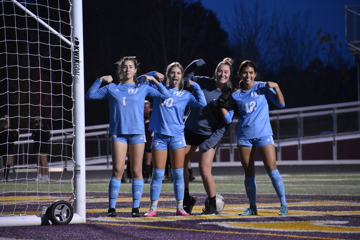 Adriana Lika tweet media