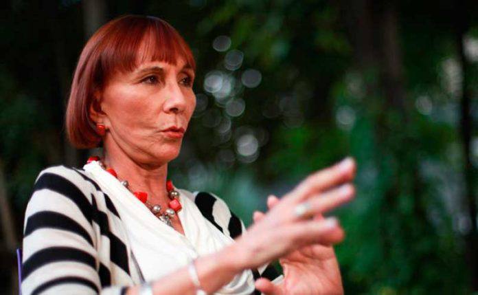 Mis sinceras condolencias ante la sensible partida física de Maryclen Stelling, socióloga de nuestra Patria y directora ejecutiva del Celarg. Qué su espíritu crítico y analítico, prevalezca siempre. Mucha fuerza para sus familiares, amigos y allegados.