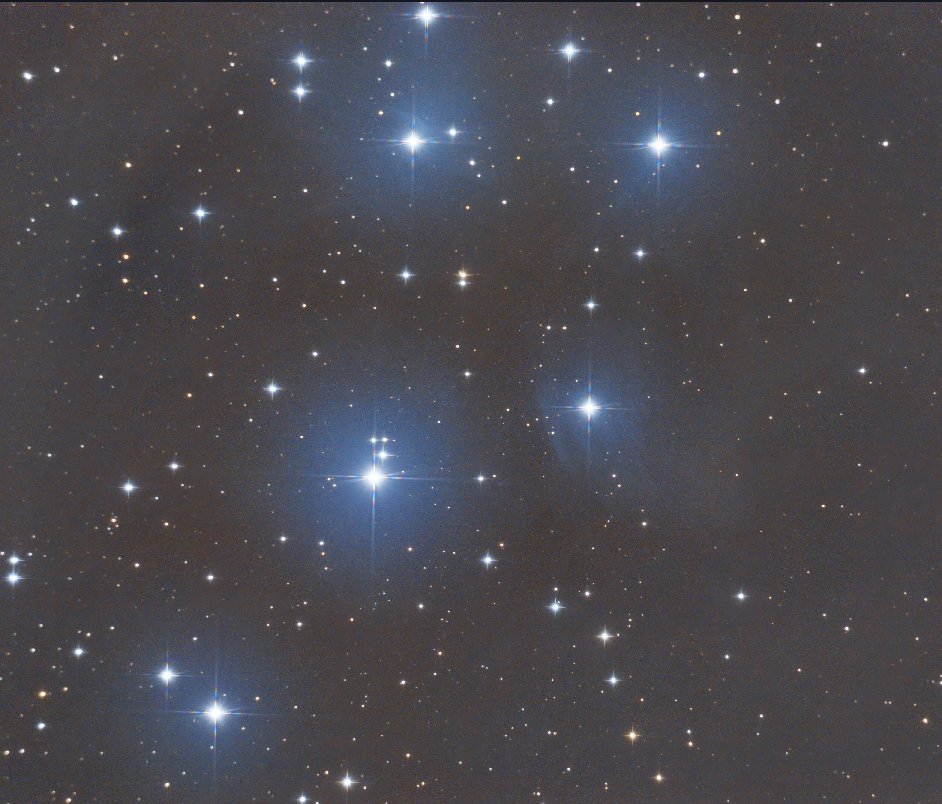 opossome64's tweet photo. Enfin capturé M45 , l'hiver arrive ...  20 minutes au 130/650 depuis le balcon en centre ville, le #visuel_assiste c'est magique !
#astropho https://t.co/iRRkmmu9XK