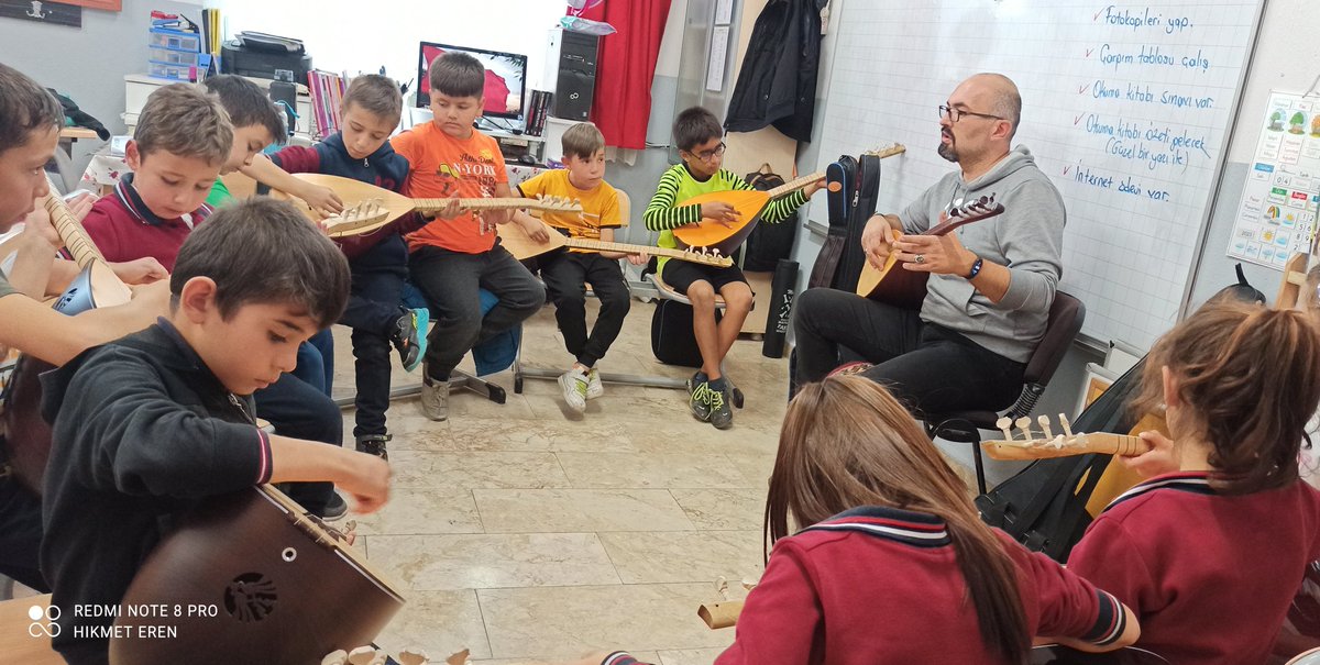 Okulumuzda  2 grup olmak üzere bağlama kurslarimizi açtık. Seneye inşallah ilk konserimizi vereceğiz. 😊👌 <a href="/totak2066/">Nurettin TIKIM</a> <a href="/AysegulGuzel11/">Aysegul Guzel-MEB</a> <a href="/KaleKitapOkuyor/">KalekitapOKUyorzinciri</a> <a href="/halkegitim/">Halk Eğitim Merkezi</a> <a href="/DenizlideO/">DenizlideBirÖğretmen</a>