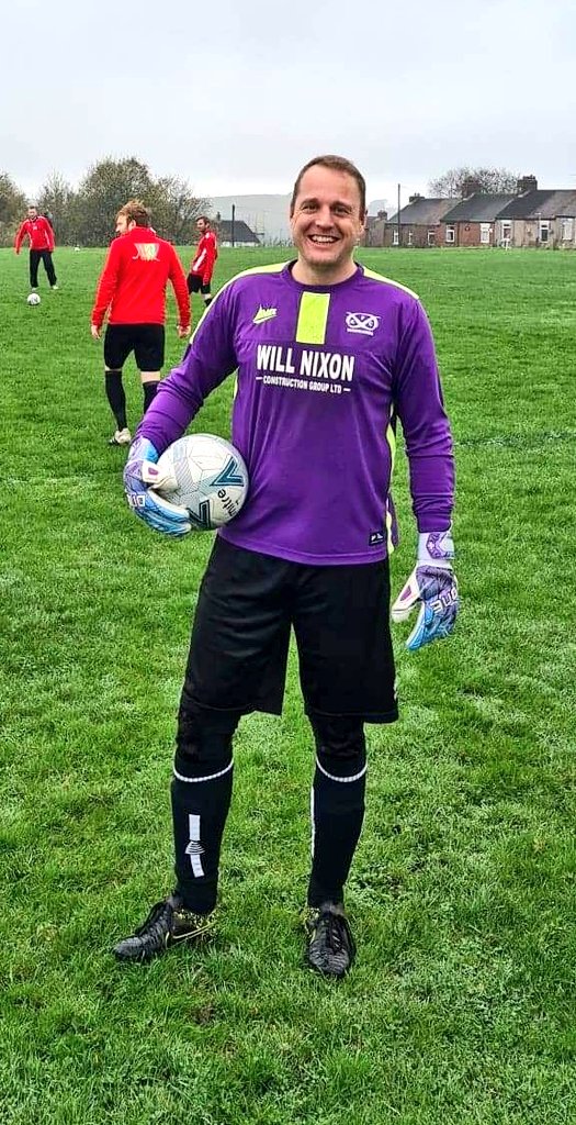 Out of retirement again for a 3-1 league win for <a href="/AfcMoorlands/">AFC Moorlands 🔴⚫️🔴⚫️</a> oooosh. <a href="/TheOneGloveCo/">The One Glove Co</a>