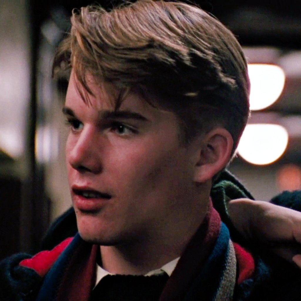 Happy birthday ethan hawke,  you will always be famous <3 