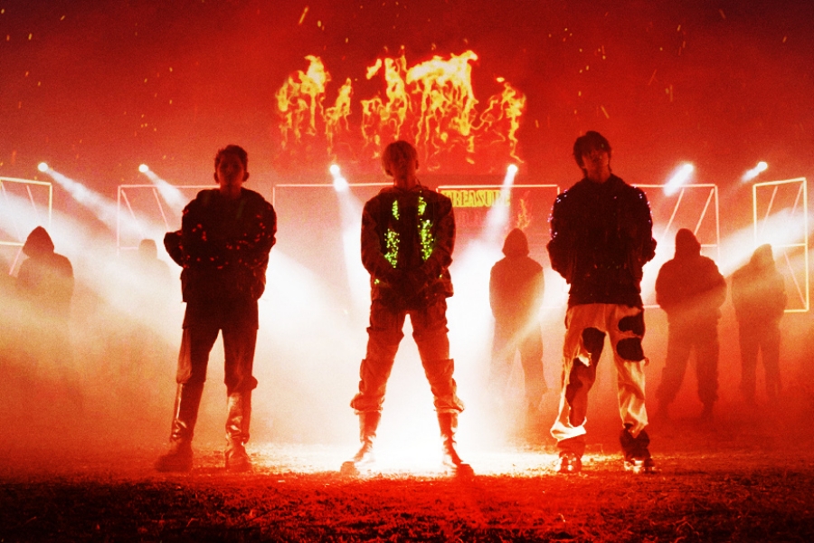 soompi's tweet photo. #TREASURE Reveals New Release Date And Fiery Teaser For "VolKno" Unit MV
https://t.co/rCRR3mRfp5 https://t.co/nUL8R5du9F