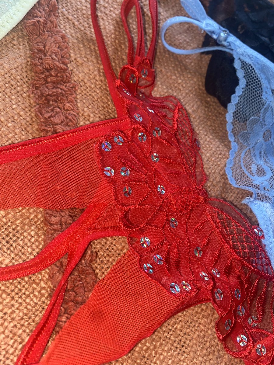 Mespculottes's tweet photo. 😋😋😋❤️❤️ #stringsale #culottesouillee #mouille #culottesale #dirtypanties https://t.co/OpWvvJdurK