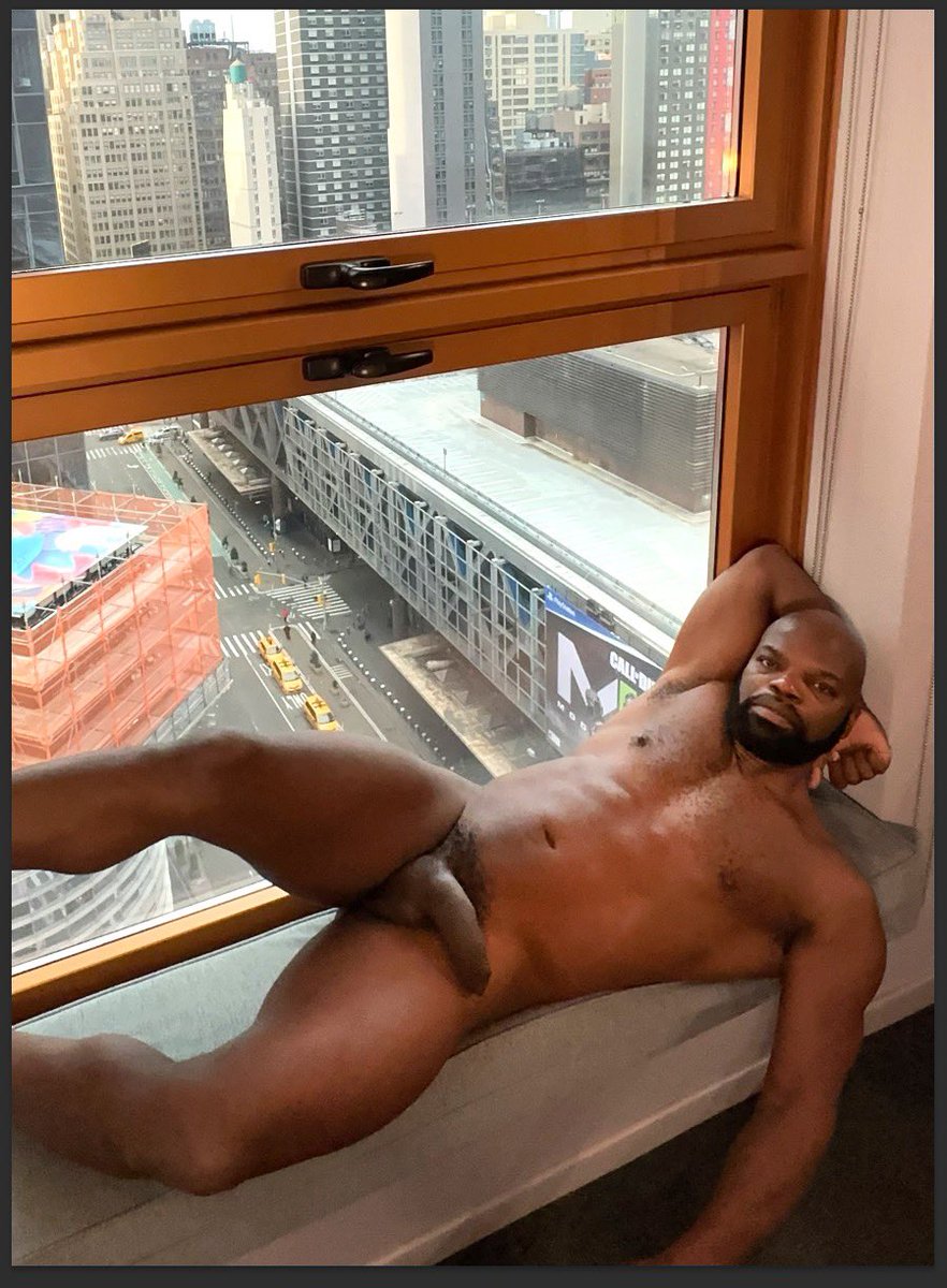 CutlerX's tweet photo. Looking for something fun to do. On my last day in New York. Any suggestions?  In my hotel on 42nd and 8th. Not stuck in my hotel, just in my hotel.    evil grIn 😈 https://t.co/u60LDhehet