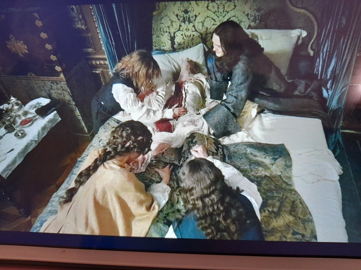 FenyaSol_iss's tweet photo. Safest place to hide... always. Unbelievable...

#Versailleseries
#Versaillesfam https://t.co/G3SchnLl3B