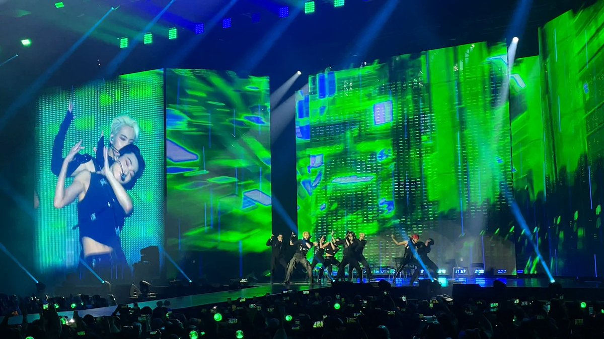 thank u ateez 🖤
#ATEEZWORLDTOUR2022 
#에이티즈