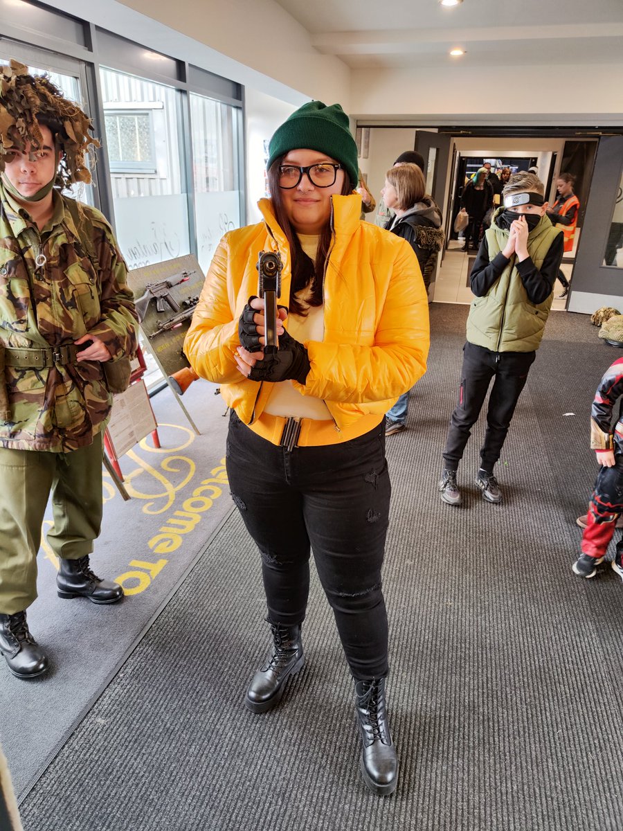 theawkwardaries's tweet photo. Went to my first Comic-Con today in Sunderland dressed as Killjoy from @PlayVALORANT ... It was short notice so didn't have time to make accessories but next time I will have (hopefully) improved the outfit 😁 https://t.co/FJHEqbi9FN