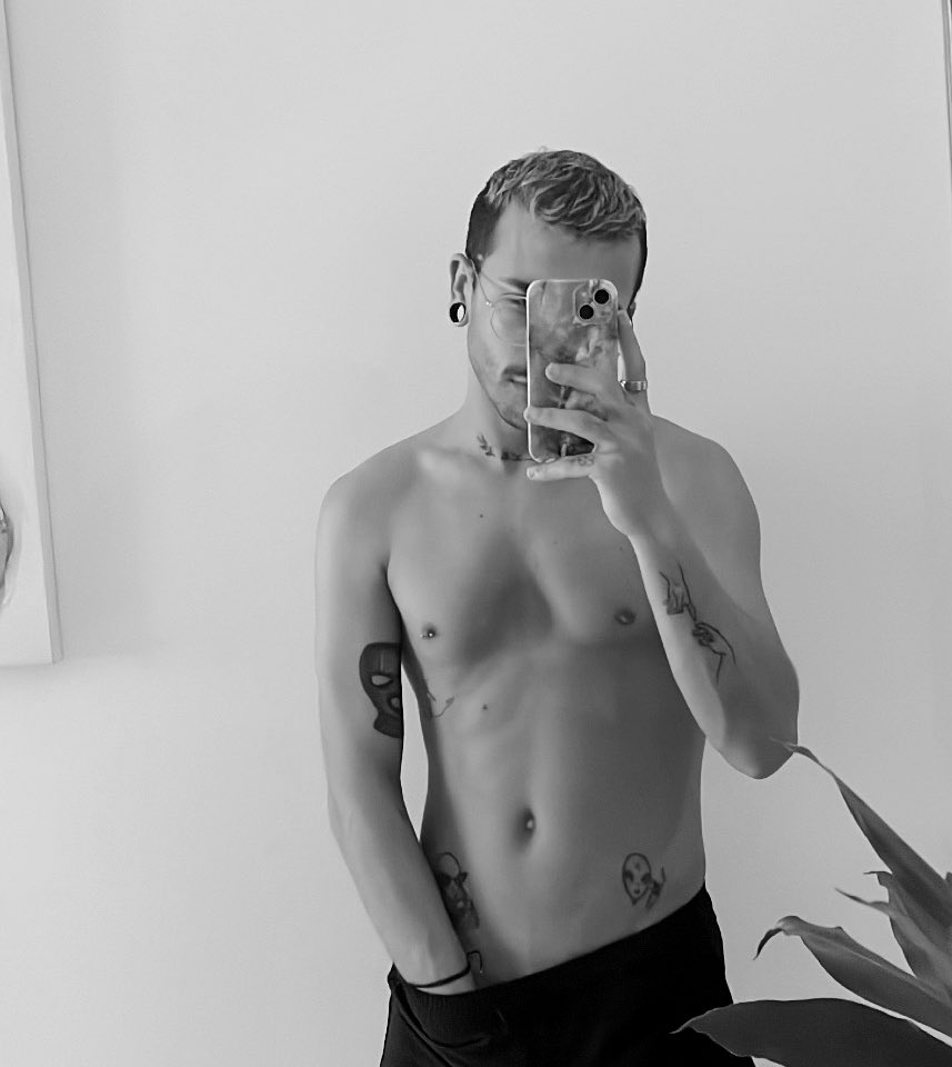 xajlon's tweet photo. #gay #gayboy #horny #gaytwink #onlyfans #blackandwhite #tattoos https://t.co/GeJToGkuDi
